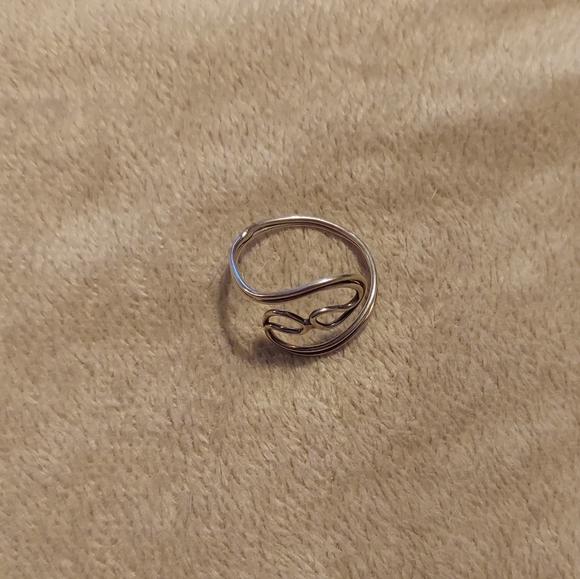 Handmade Sterling Silver Ring Size 9 - Picture 5 of 6